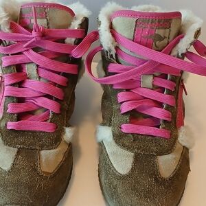 Women's RARE Y2k VINTAGE KANGAROO WINTER BOOTS | Brown suede/ Pink laces| Size7|